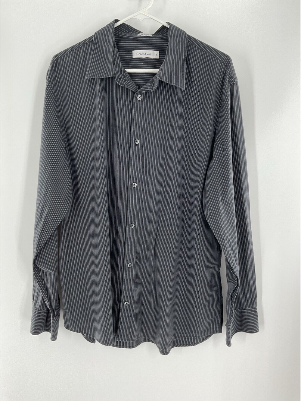 Calvin Klein Men’s Extra Large Button Up Dress Shirt Pin Stripped Black 110